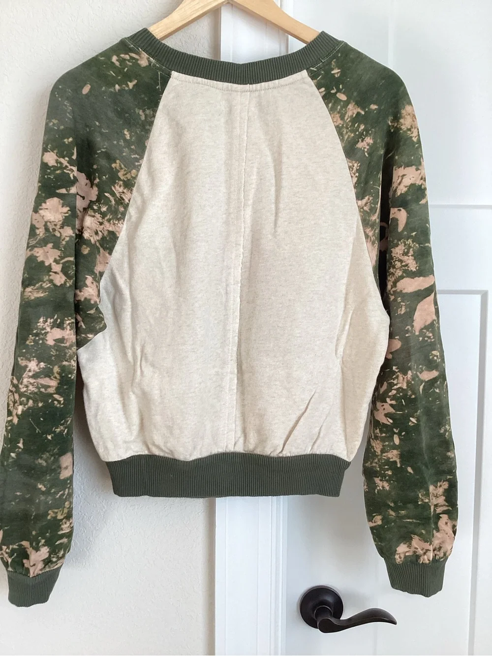 🦆Anthropologie Niki Bubble Embroidered Sweatshirt Pilcro New Duck Camouflage - Picture 12 of 15